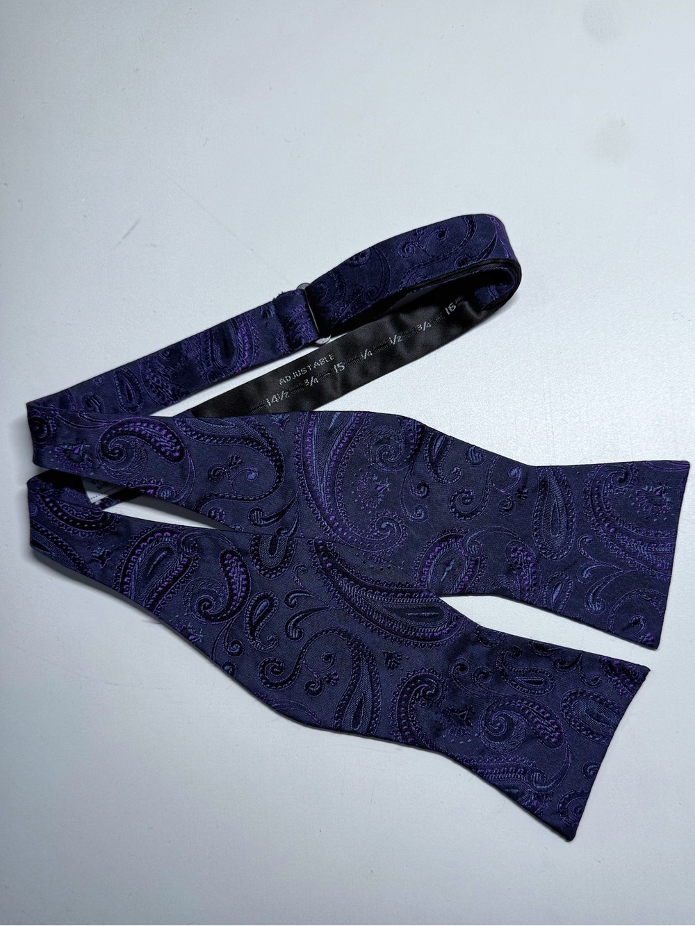 Ryan Seacrest Distinction self tie silk bow tie, purple paisley